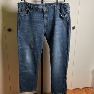 Wrangler Relaxed Fit Blue Jeans